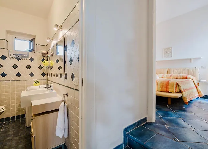 Apartment In Just 500 Mt From The Pelosa *