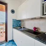 In Just 500 Mt From The Pelosa Apartment *